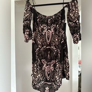 🎉🎉Forever 21 Black Off Shoulder Dress🎉🎉